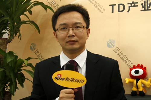 冯磊接受新浪科技采访