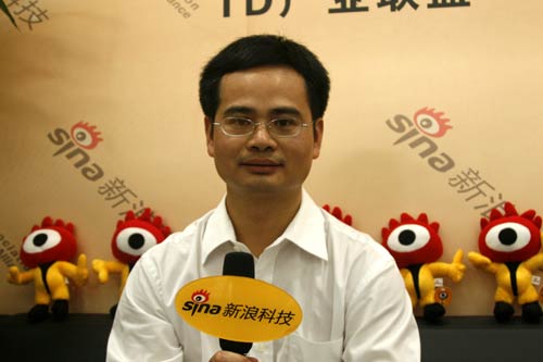 温斌接受新浪科技专访