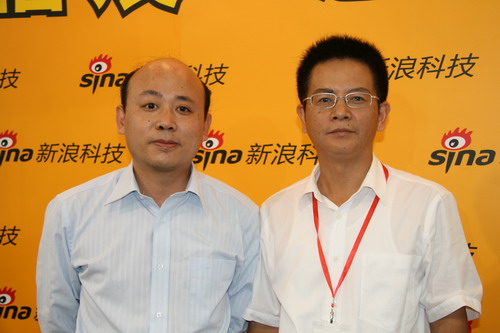 图为新浪科技康钊(左)与联芯科技总裁孙玉望(右)合影