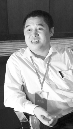 　人物：王子春 广东胭美儿家具有限公司董事长 　创业起点：6万元开家具五金加工厂 　如今身家：上亿元，公司发展成当地最大的专做不锈钢家具出口的企业 　壮大秘诀：诚信比黄金重要