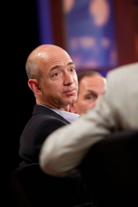 科技时代_微软CEO峰会大佬云集 鲍尔默卖力推销云计算