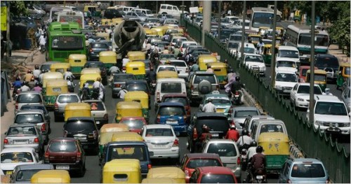 新德里的交通拥堵十分严重，但该市只有5000名交通警察