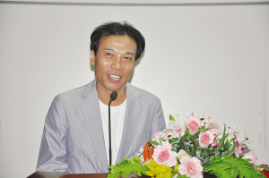 科技时代_唐骏低调回乡现身常州同学会 幽默回应学历事件