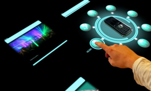 索尼将于今年6月推出一款名为atracTable的茶几电脑与微软Surface展开竞争。