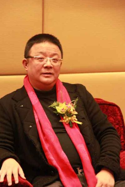 周忻接受媒体采访 周忻接受媒体采访