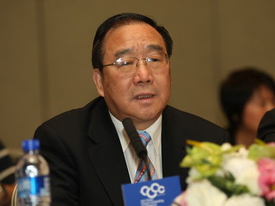 原信息产业部部长 吴基传