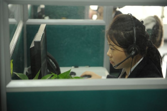 图2：呼叫中心工作人员正在进行实战演练