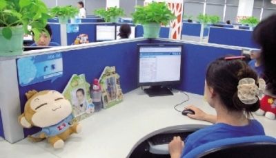 &ldquo;妈妈班&rdquo;的工作人员在工作