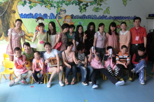 图2：他们的世界找不到我们的镜头