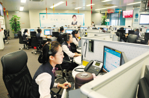 6月19日,国网客服中心南方分中心开展迎峰度夏话务高峰应急演练。于莹 摄