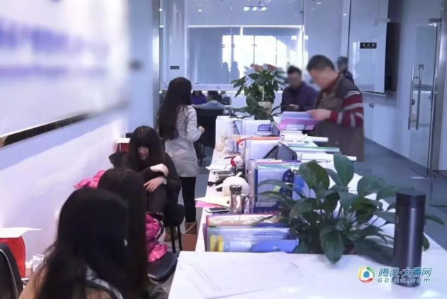 广州一公司早上刚上班 员工全被抓了