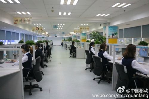 敬业！中国移动晒高颜值人工客服妹子